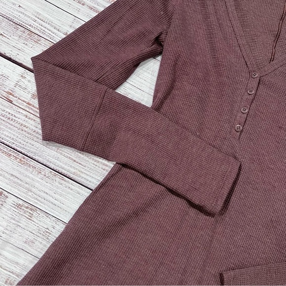 Lululemon Long Sleeve Waffle Knit Vneck Top - Picture 2 of 6